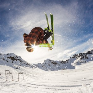 开云app：纳达尔强势回归红土赛场，法网前景引热议